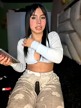 Laura-Khalifa online show from 08.08.26