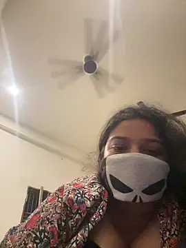 Snapshot of sinnerlady chatting on 11.01.25 sinnerlady online show from 11.01.25