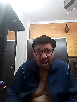 Snapshot of innocentboy1987 chatting on 02.25.25 innocentboy1987 online show from 02.25.25