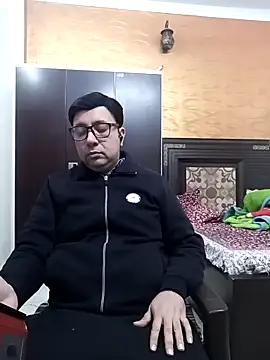 Snapshot of innocentboy1987 chatting on 03.03.25 innocentboy1987 online show from 03.03.25