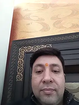 Snapshot of innocentboy1987 chatting on 11.18.25 innocentboy1987 online show from 11.18.25