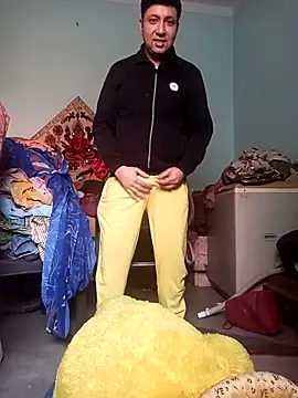 Snapshot of innocentboy1987 chatting on 11.20.25 innocentboy1987 online show from 11.20.25