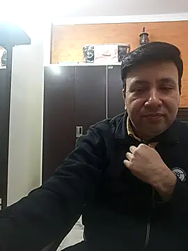 innocentboy1987 online show from 12.22.25