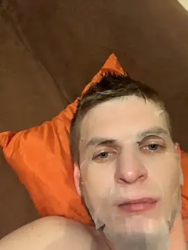 Snapshot of SexSlavek chatting on 12.05.25 SexSlavek online show from 12.05.25