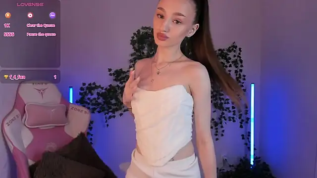 miiss  lulu online show from 03.04.25