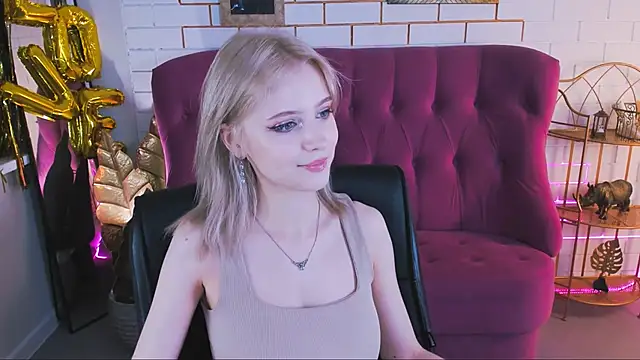 LeonaStane online show from 10.10.25