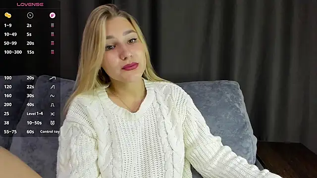 Snapshot of And1sa chatting on 09.19.25 And1sa online show from 09.19.25