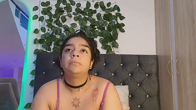 lauravince online show from 06.17.26