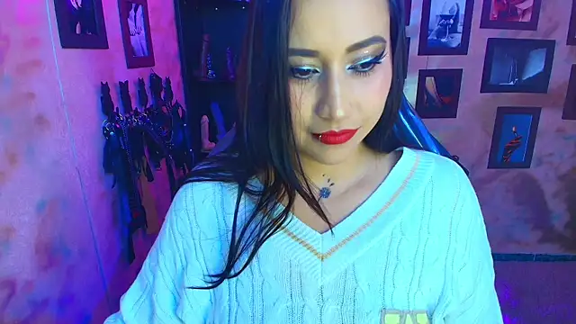 Snapshot of cherryy_bombshelll chatting on 10.03.25 cherryy bombshelll online show from 10.03.25