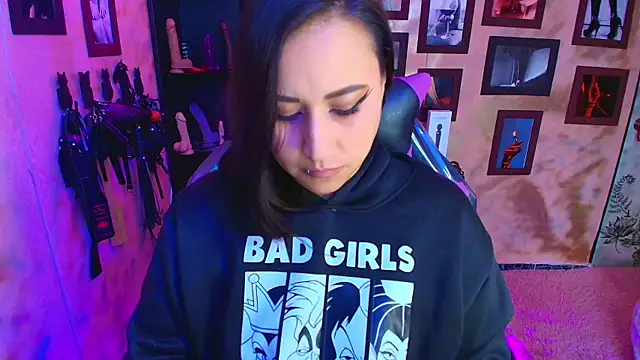 cherryy bombshelll online show from 10.28.25