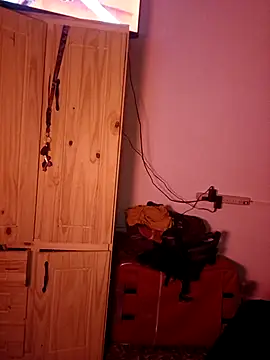 Snapshot of Ezella1 chatting on 11.30.25 Ezella1 online show from 11.30.25