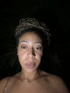 Snapshot of dianagolley420 chatting on 03.22.25 dianagolley420 online show from 03.22.25