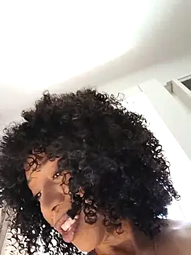 Snapshot of dianagolley420 chatting on 03.27.26 dianagolley420 online show from 03.27.26