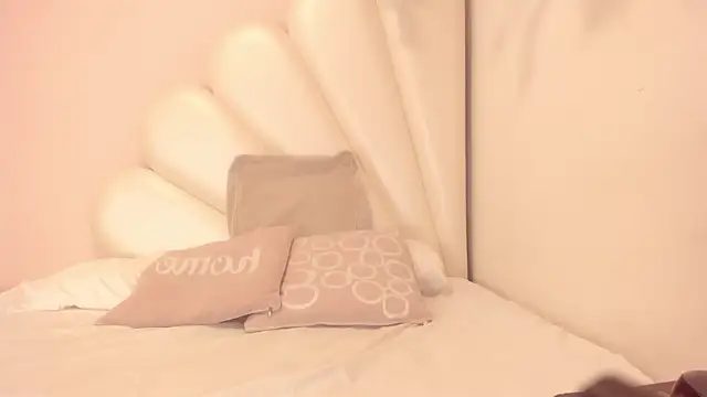 Snapshot of Olivia_Stevens chatting on 03.07.25 Olivia Stevens online show from 03.07.25