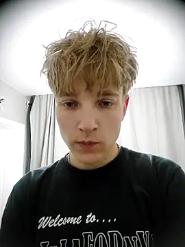 Snapshot of And25bn chatting on 10.18.25 And25bn online show from 10.18.25