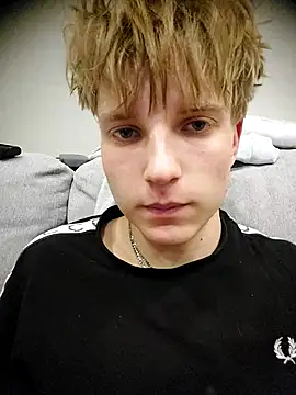 Snapshot of And25bn chatting on 10.20.25 And25bn online show from 10.20.25