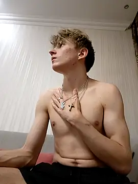 Snapshot of And25bn chatting on 11.01.25 And25bn online show from 11.01.25