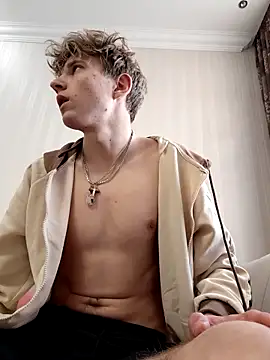 Snapshot of And25bn chatting on 11.02.25 And25bn online show from 11.02.25