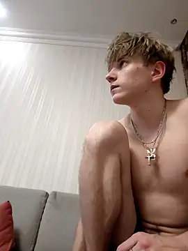 Snapshot of And25bn chatting on 11.03.25 And25bn online show from 11.03.25