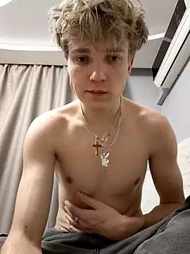 Snapshot of And25bn chatting on 11.15.25 And25bn online show from 11.15.25