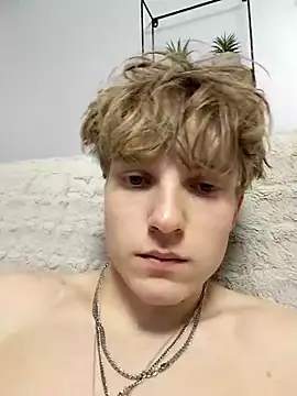 Snapshot of And25bn chatting on 11.22.25 And25bn online show from 11.22.25