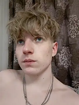 Snapshot of And25bn chatting on 11.29.25 And25bn online show from 11.29.25