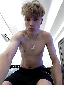 Snapshot of And25bn chatting on 12.21.25 And25bn online show from 12.21.25