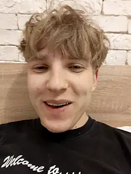 Snapshot of And25bn chatting on 01.09.26 And25bn online show from 01.09.26