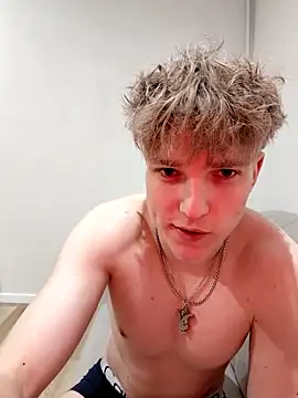 Snapshot of And25bn chatting on 02.06.26 And25bn online show from 02.06.26