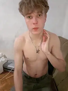 Snapshot of And25bn chatting on 03.02.26 And25bn online show from 03.02.26