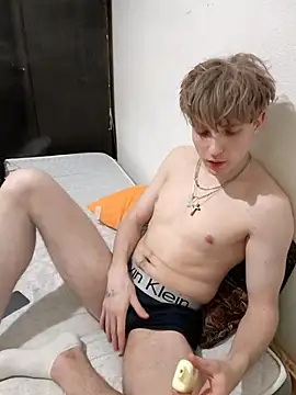 Snapshot of And25bn chatting on 03.05.26 And25bn online show from 03.05.26