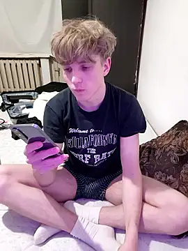 Snapshot of And25bn chatting on 03.10.26 And25bn online show from 03.10.26