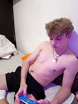 Snapshot of And25bn chatting on 03.12.26 And25bn online show from 03.12.26