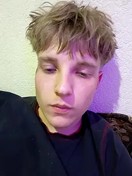 Snapshot of And25bn chatting on 03.19.26 And25bn online show from 03.19.26