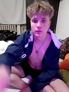 Snapshot of And25bn chatting on 03.22.26 And25bn online show from 03.22.26