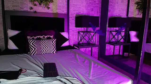 Snapshot of Hellen_Hell_ chatting on 03.20.25 Hellen Hell online show from 03.20.25