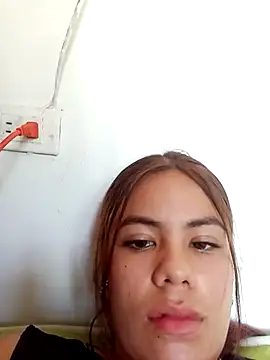 Snapshot of EsperanzaAndJey chatting on 10.18.25 EsperanzaAndJey online show from 10.18.25