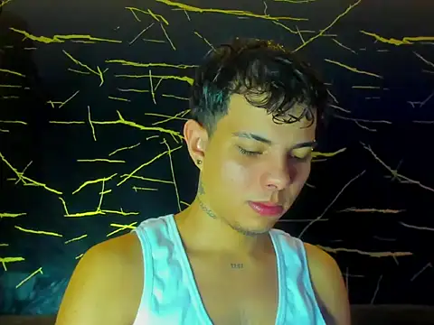 Snapshot of Alessandro_1610 chatting on 05.17.26 Alessandro 1610 online show from 05.17.26