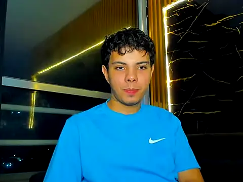 Snapshot of Alessandro_1610 chatting on 06.16.26 Alessandro 1610 online show from 06.16.26
