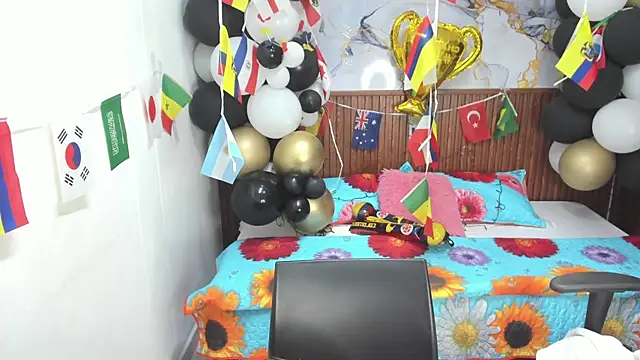 Holly 22 online show from 06.24.26
