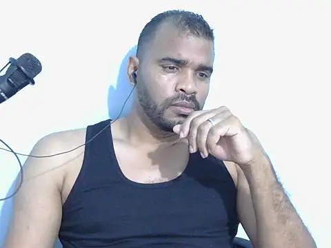 Snapshot of YOX22 chatting on 09.12.25 YOX22 online show from 09.12.25