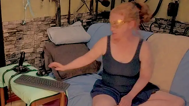 Scarlett Switch online show from 11.13.25