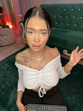 SashaFerrera online show from 03.04.25