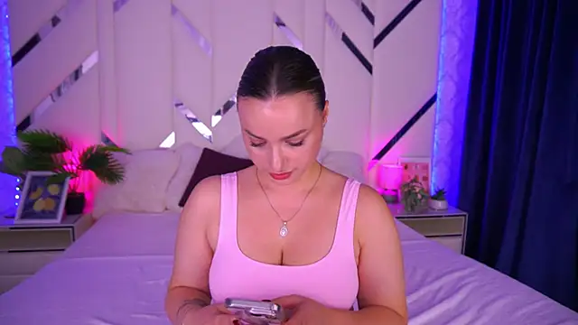 LindsieGreyy online show from 10.05.25