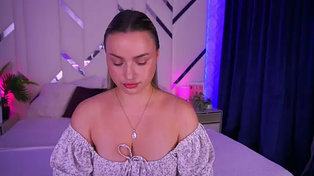 LindsieGreyy online show from 10.09.25