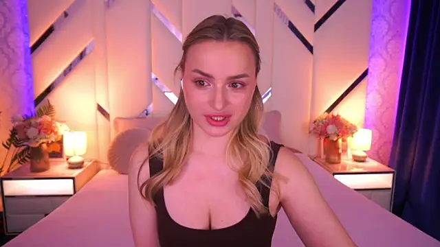 LindsieGreyy online show from 04.27.26