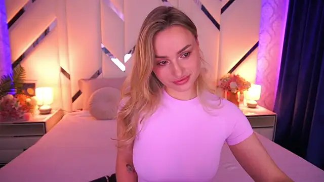 LindsieGreyy online show from 04.28.26