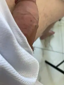 Snapshot of obranquinho21cm chatting on 02.24.25 obranquinho21cm online show from 02.24.25