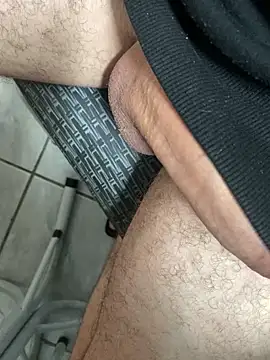 Snapshot of obranquinho21cm chatting on 10.27.25 obranquinho21cm online show from 10.27.25