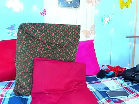 Snapshot of corynatayler chatting on 11.28.25 corynatayler online show from 11.28.25